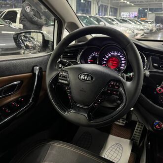 KIA Ceed 1.6 AT( 130 л.с.) KIA Ceed 1.6 AT( 130 л.с.)