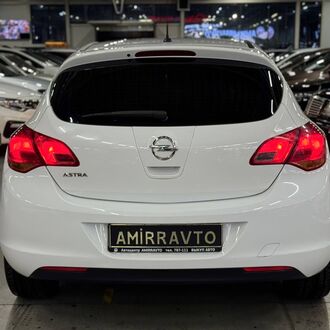 Opel Astra 1.6 МT( 115 л.с.) Opel Astra 1.6 МT( 115 л.с.)