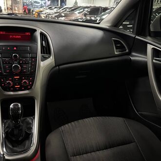 Opel Astra 1.6 МT( 115 л.с.) Opel Astra 1.6 МT( 115 л.с.)