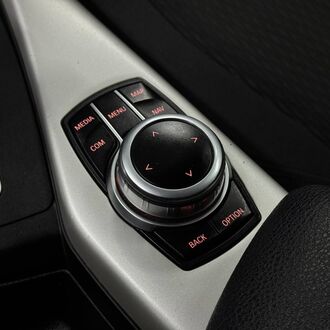 BMW 1-series 1.5 AT( 136 л.с.)