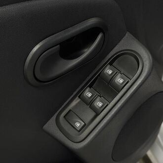 Lada LARGUS 1.6 MT( 89 л.с.)