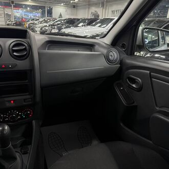 Lada LARGUS 1.6 MT( 89 л.с.)