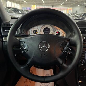Mercedes E-Klasse 2.5 AT( 177 л.с.)
