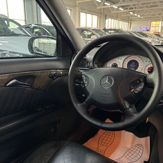 Mercedes E-Klasse 2.5 AT( 177 л.с.)