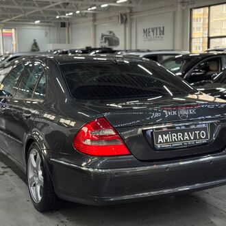 Mercedes E-Klasse 2.5 AT( 177 л.с.)