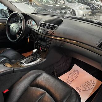 Mercedes E-Klasse 2.5 AT( 177 л.с.)