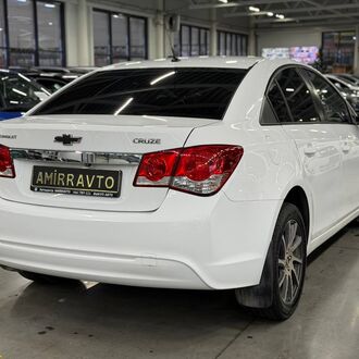 Chevrolet Cruze 1.8 MT (141л.с.)
