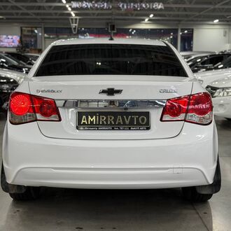 Chevrolet Cruze 1.8 MT (141л.с.)