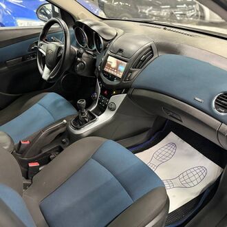 Chevrolet Cruze 1.8 MT (141л.с.)