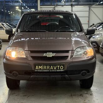 Chevrolet Niva 1.7 MT