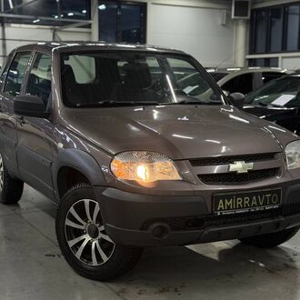 Chevrolet Niva 1.7 MT