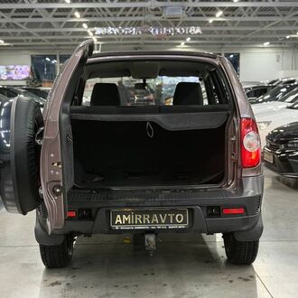 Chevrolet Niva 1.7 MT