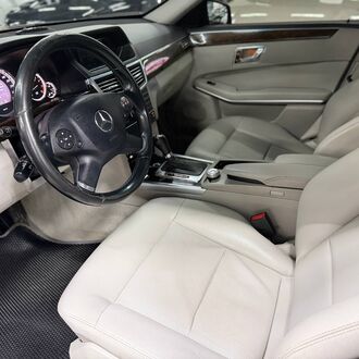 Mercedes-Benz E-Class 1.8 AT( 184 л.с.)