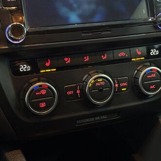 Volkswagen JETTA 1.6 МТ ( 105л.с.)