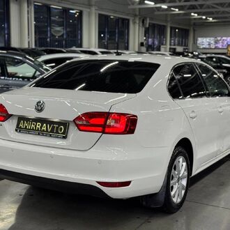 Volkswagen JETTA 1.6 МТ ( 105л.с.)