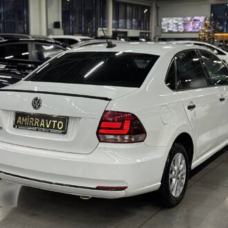 Volkswagen Polo 1.6 MT( 90л.с.)