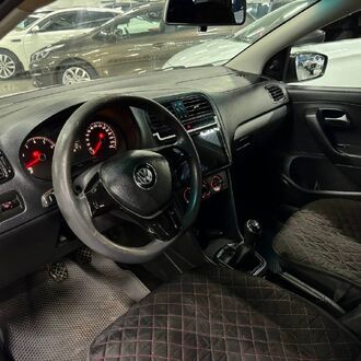Volkswagen Polo 1.6 MT( 90л.с.)