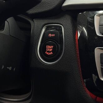 BMW 3 Series 1.5 AT( 136 л.с.)