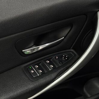 BMW 3 Series 1.5 AT( 136 л.с.)