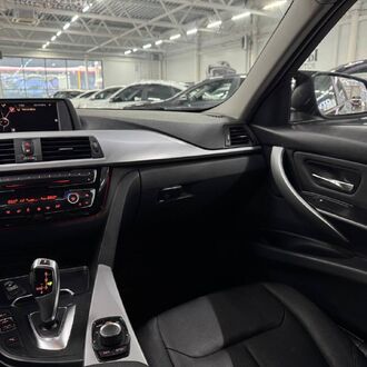 BMW 3 Series 1.5 AT( 136 л.с.)