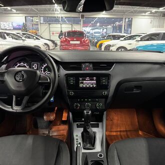 Skoda OCTAVIA 1.6 AT