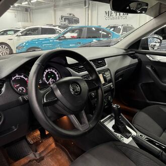 Skoda OCTAVIA 1.6 AT