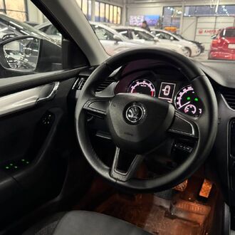 Skoda OCTAVIA 1.6 AT