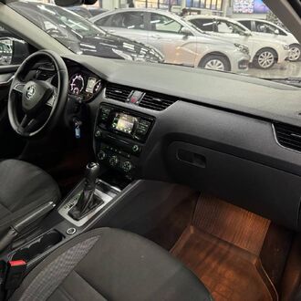 Skoda OCTAVIA 1.6 AT