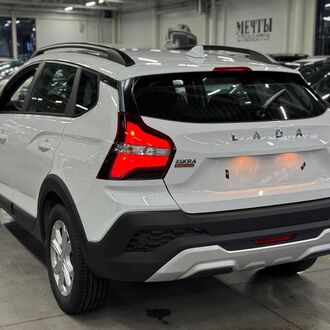 Lada ISKRA SW Cross 1.6МТ
