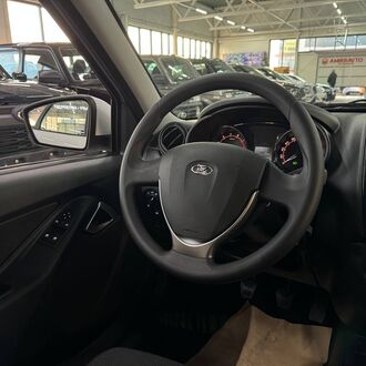 Lada Granta лифтбек 1.6 MT