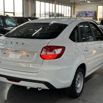 Lada Granta лифтбек 1.6 MT