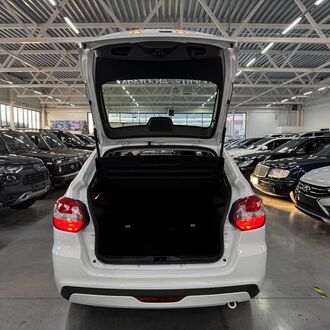 Lada Granta лифтбек 1.6 MT