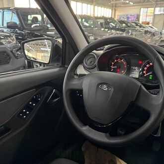 Lada Granta лифтбек 1.6 MT