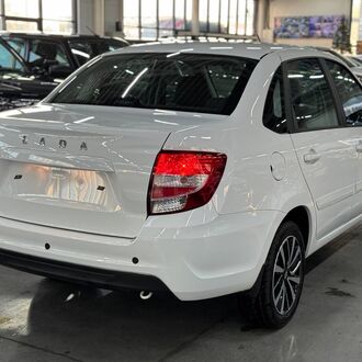 Lada Granta лифтбек 1.6 MT