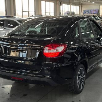 Lada Granta лифтбек 1.6 MT