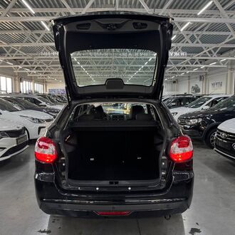 Lada Granta лифтбек 1.6 MT