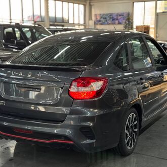 Lada Granta лифтбек 1.6 MT
