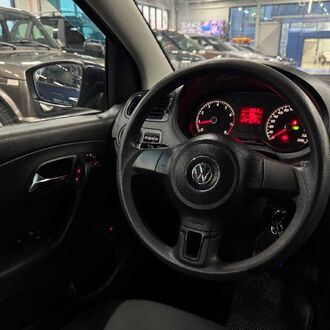 Volkswagen Polo 1.6 AT