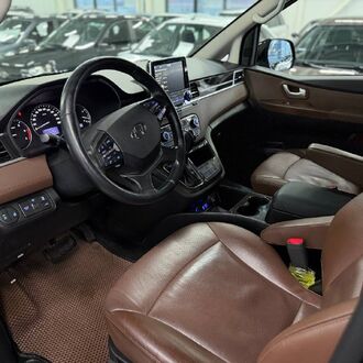 Hyundai Grand Starex 2.5 AT