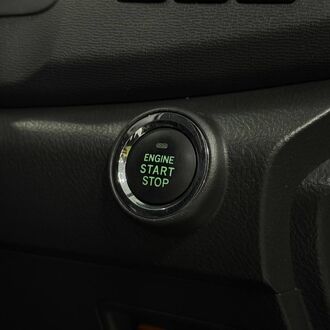 Toyota ISIS 1.8 CVT (130л.с)