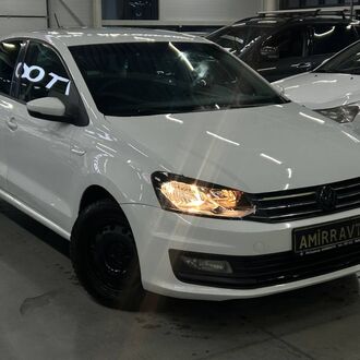 Volkswagen Polo 1.6 AT
