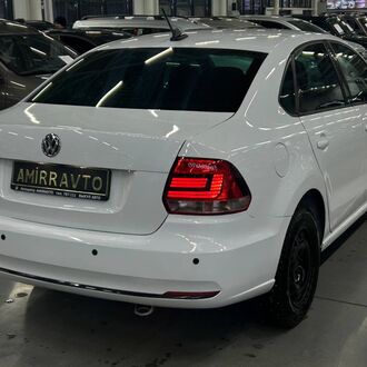 Volkswagen Polo 1.6 AT