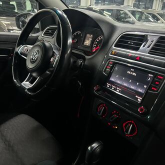 Volkswagen Polo 1.6 AT