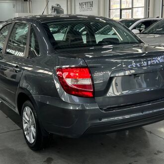 Lada Granta life 1.6 MT (90 л.с )