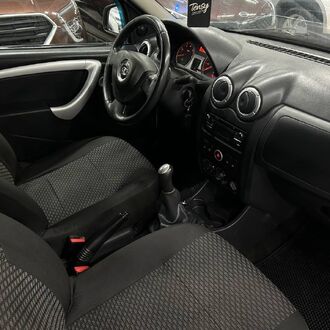 LADA LARGUS 1.6 MT ( 106 л.с.)