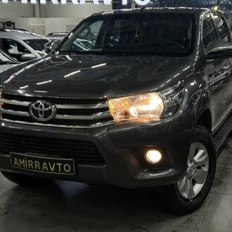 Toyota Hilux 2.4 MT Diesel (149л.с.)