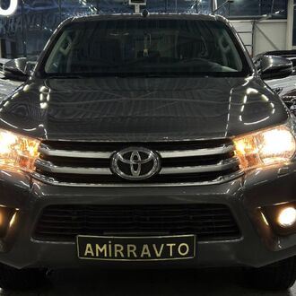 Toyota Hilux 2.4 MT Diesel (149л.с.)