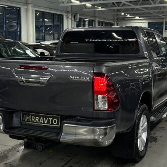 Toyota Hilux 2.4 MT Diesel (149л.с.)