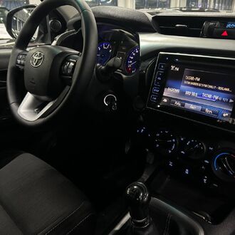 Toyota Hilux 2.4 MT Diesel (149л.с.)