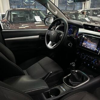 Toyota Hilux 2.4 MT Diesel (149л.с.)